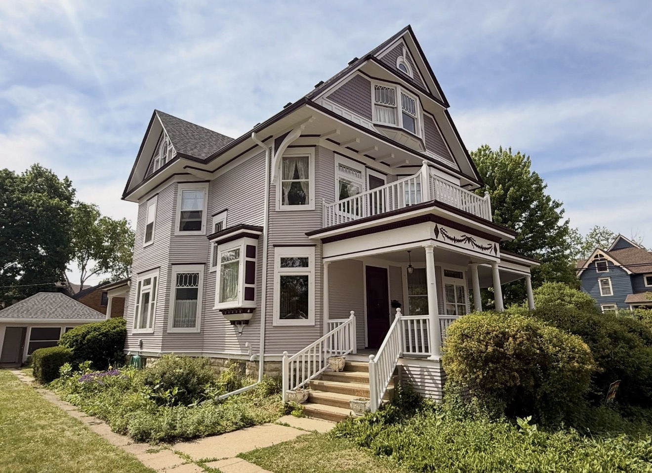 Victorian residential exterior repaint in Southern Wisconsin